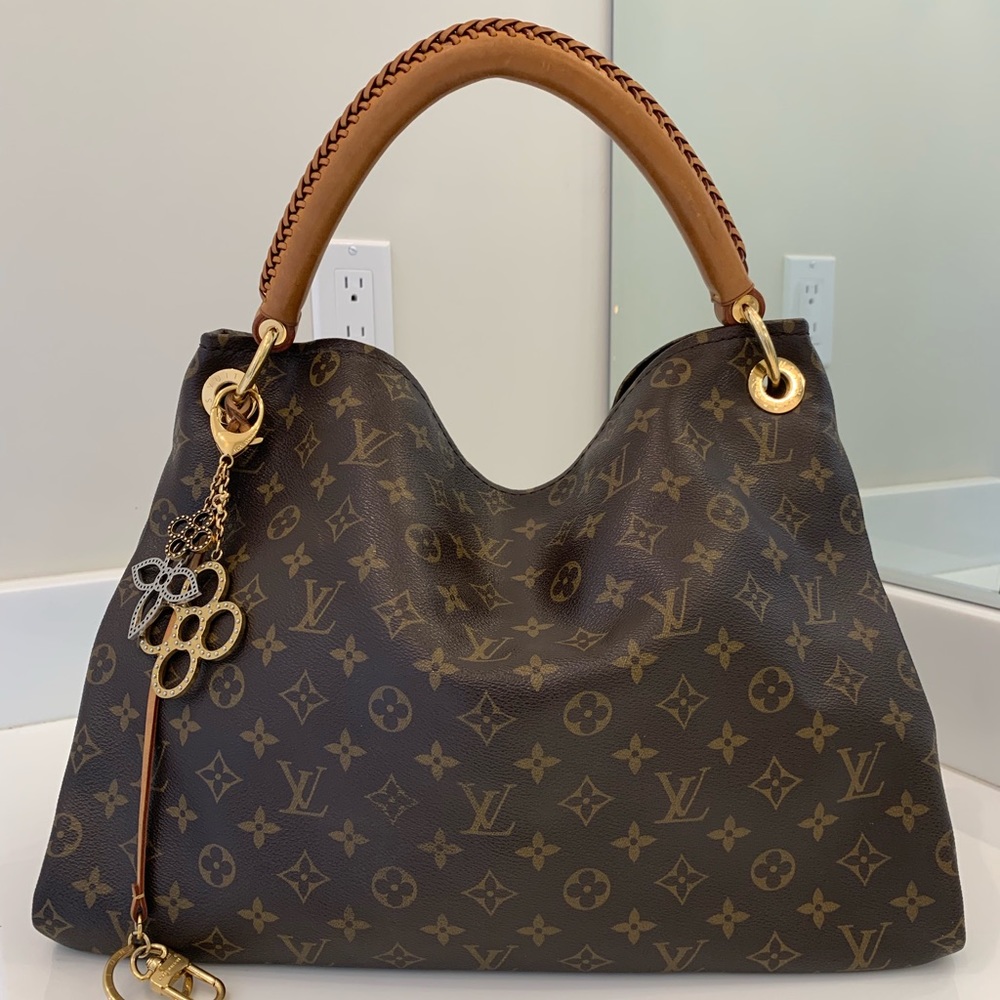 Louis Vuitton Artsy bag